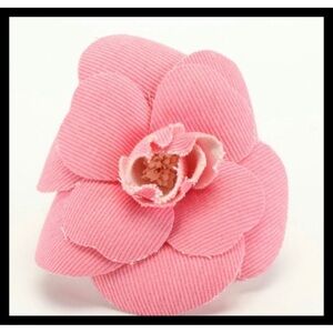 Vintage Chanel hair/pin clip